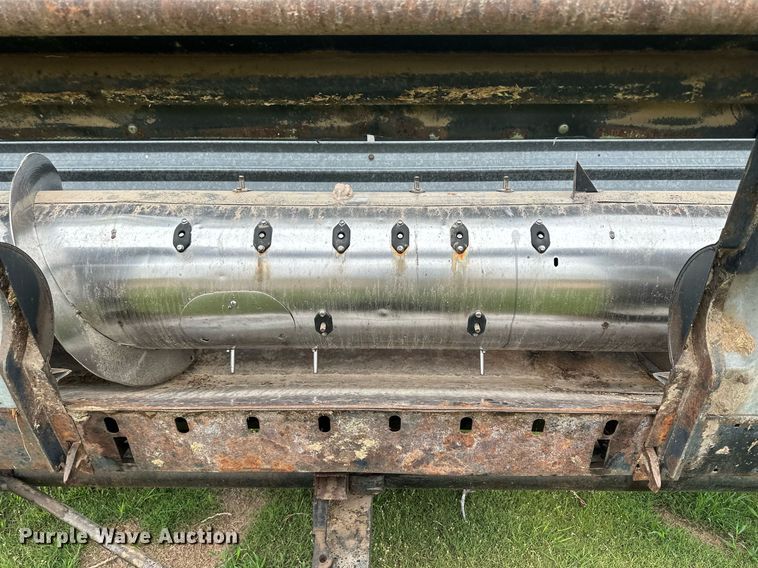 image for item NY9025 Gleaner L2  combine