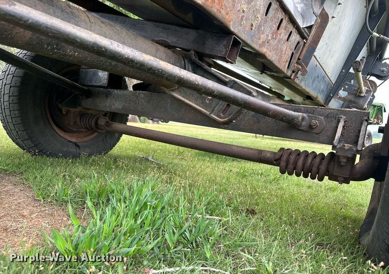 image for item NY9025 Gleaner L2  combine