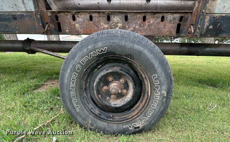 image for item NY9025 Gleaner L2  combine