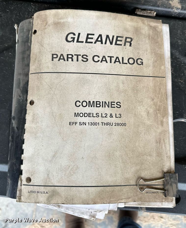 image for item NY9025 Gleaner L2  combine