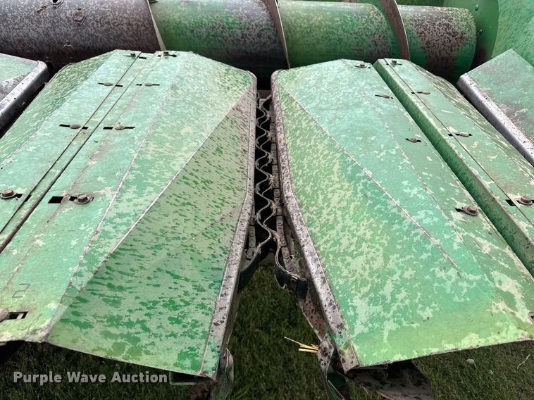 image for item NY9026 John Deere 653  all-crop head