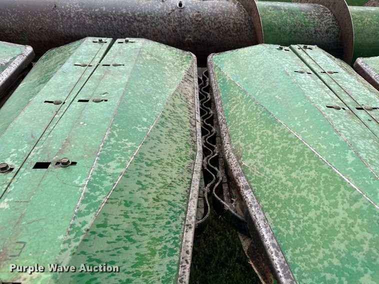 image for item NY9026 John Deere 653  all-crop head