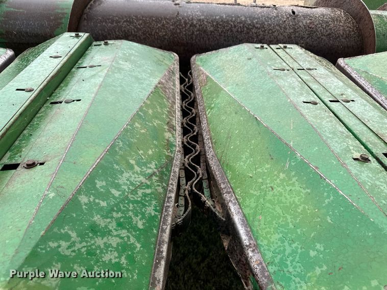 image for item NY9026 John Deere 653  all-crop head