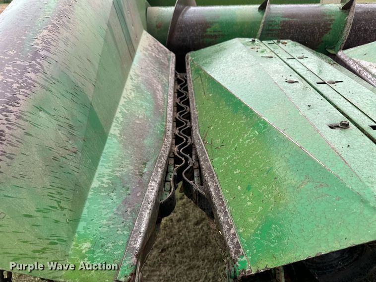 image for item NY9026 John Deere 653  all-crop head