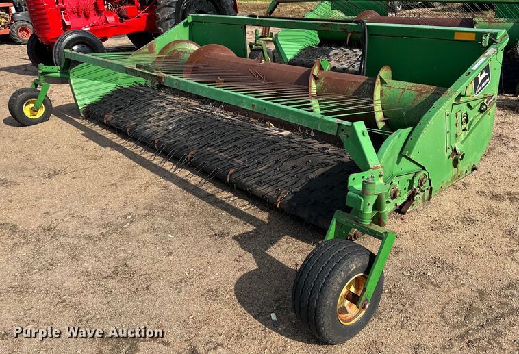 image for item NY9152 John Deere  pickup head