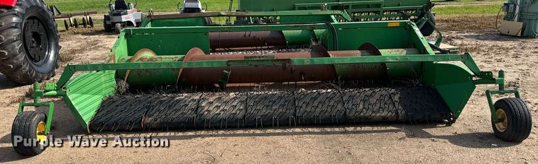 image for item NY9152 John Deere  pickup head