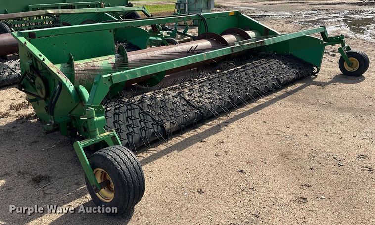 image for item NY9152 John Deere  pickup head