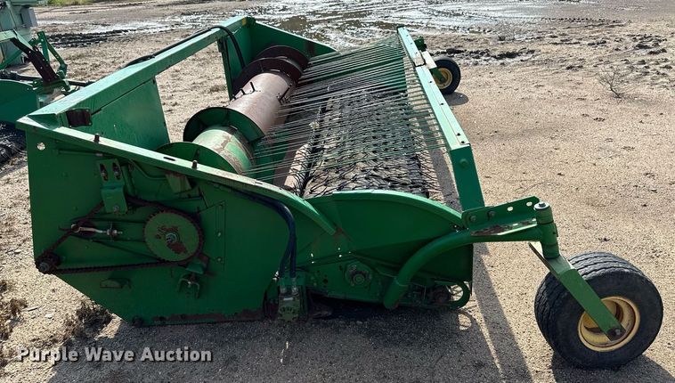 image for item NY9152 John Deere  pickup head