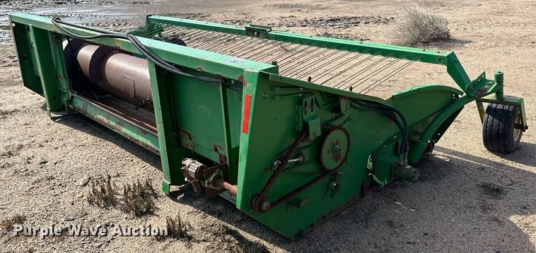 image for item NY9152 John Deere  pickup head