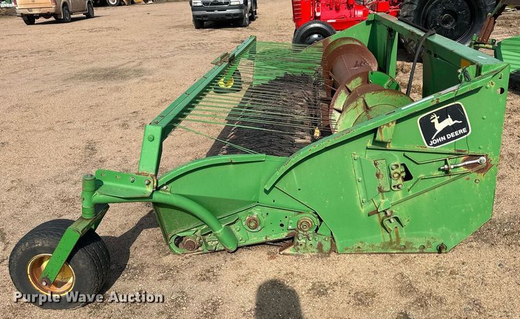 image for item NY9152 John Deere  pickup head