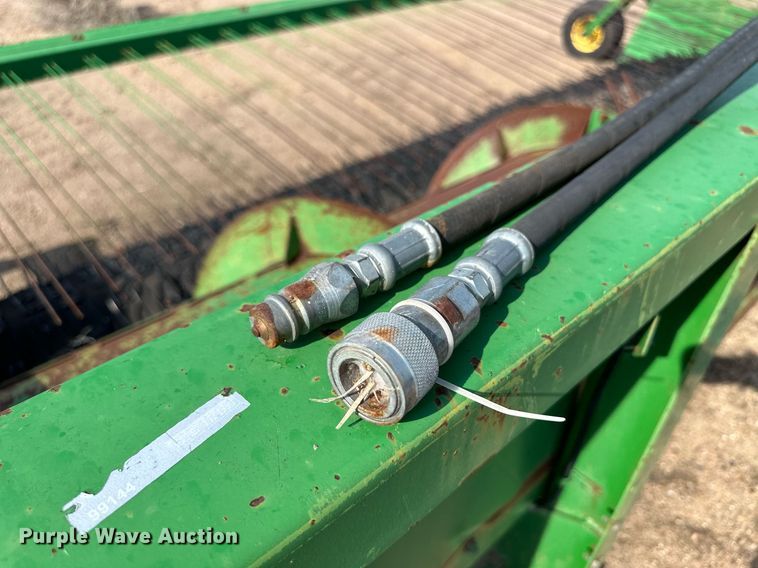image for item NY9152 John Deere  pickup head