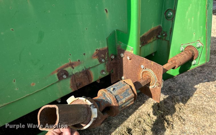 image for item NY9152 John Deere  pickup head