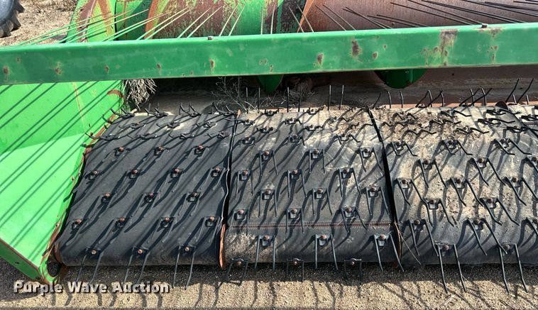 image for item NY9152 John Deere  pickup head