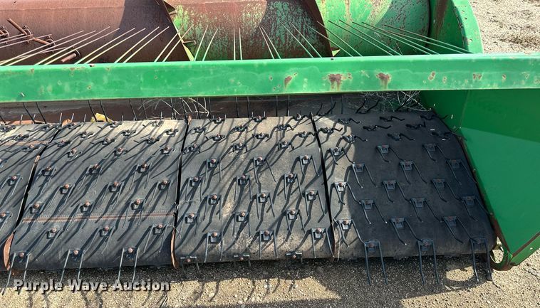 image for item NY9152 John Deere  pickup head