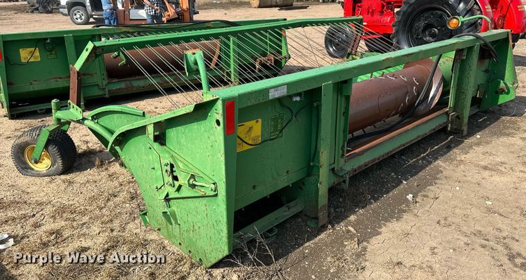 image for item NY9153 John Deere  pickup head