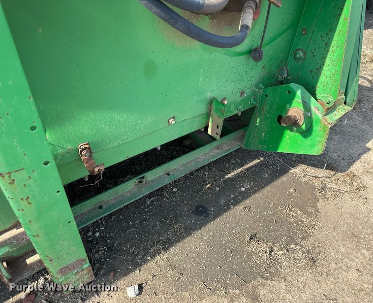 image for item NY9153 John Deere  pickup head