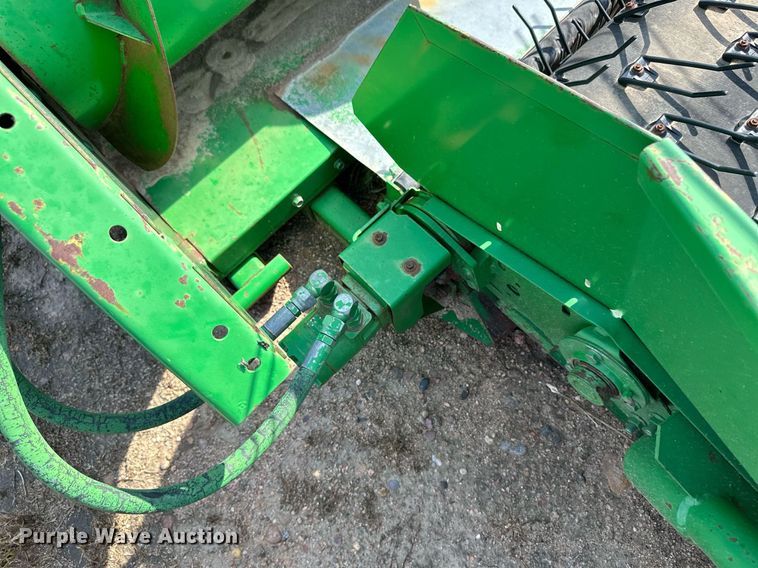 image for item NY9153 John Deere  pickup head