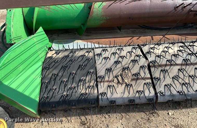 image for item NY9153 John Deere  pickup head