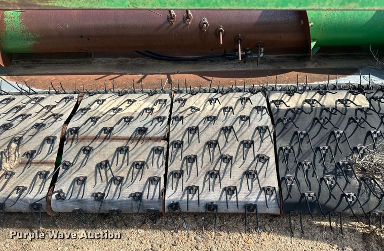 image for item NY9153 John Deere  pickup head