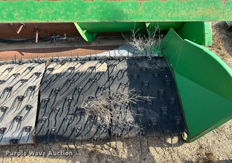 image for item NY9153 John Deere  pickup head