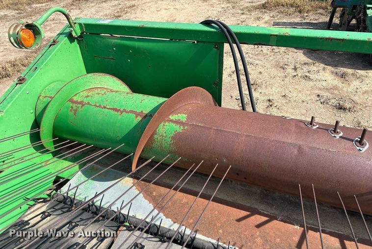 image for item NY9153 John Deere  pickup head