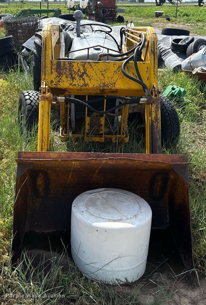 image for item NY9203 Ford  tractor