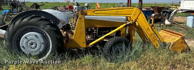 image for item NY9203 Ford  tractor