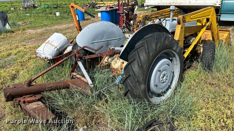 image for item NY9203 Ford  tractor