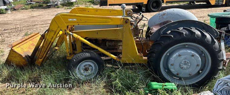 image for item NY9203 Ford  tractor