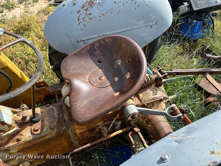 image for item NY9203 Ford  tractor