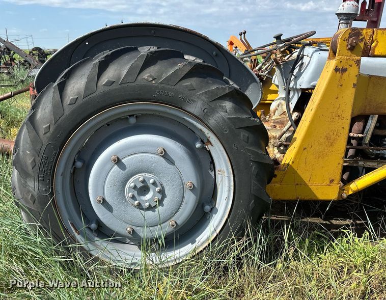 image for item NY9203 Ford  tractor