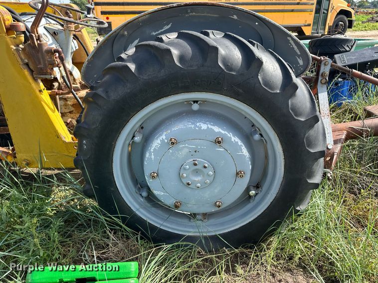 image for item NY9203 Ford  tractor