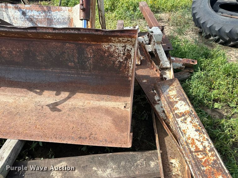 image for item NY9212 Great Bend  loader