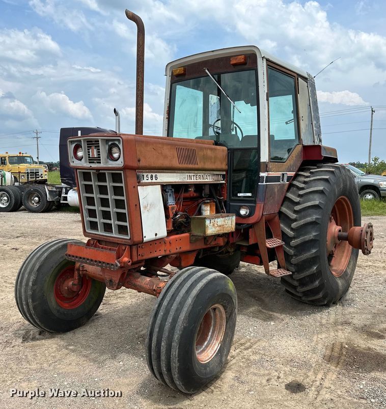 image for item OG9021 International 1586  tractor
