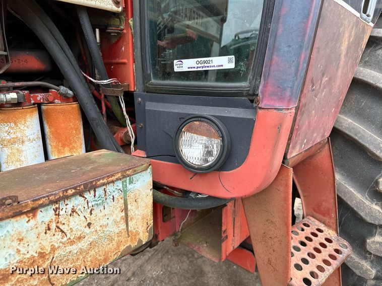 image for item OG9021 International 1586  tractor