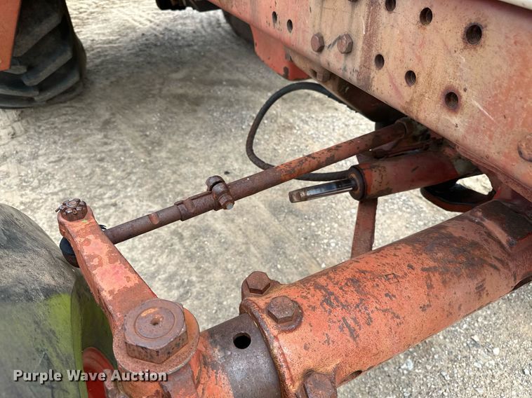 image for item OG9021 International 1586  tractor