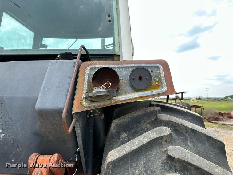 image for item OG9021 International 1586  tractor