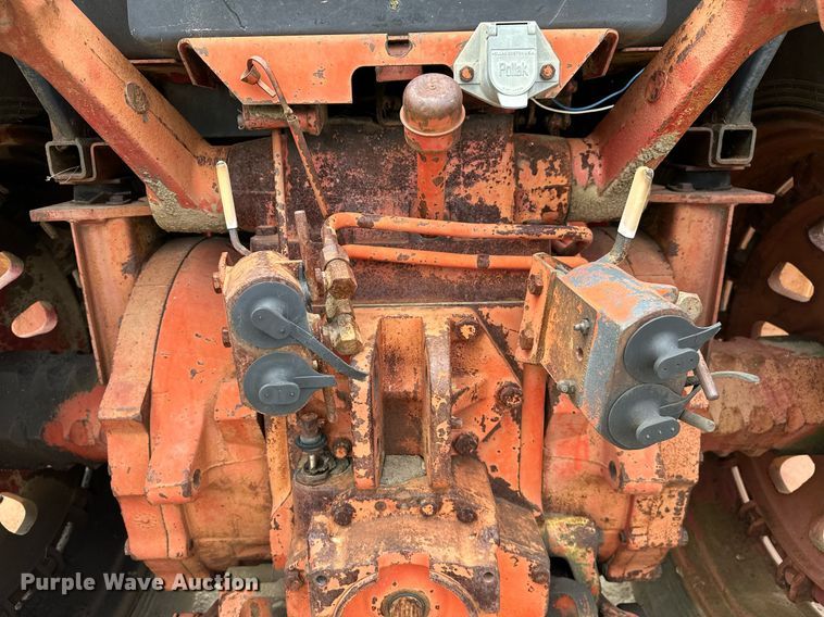 image for item OG9021 International 1586  tractor