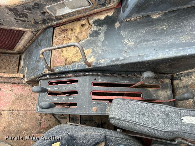 image for item OG9021 International 1586  tractor