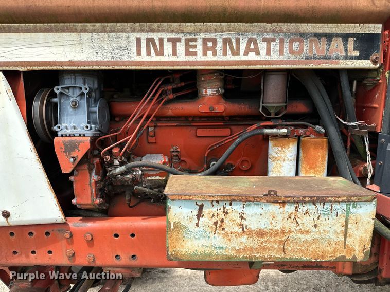 image for item OG9021 International 1586  tractor