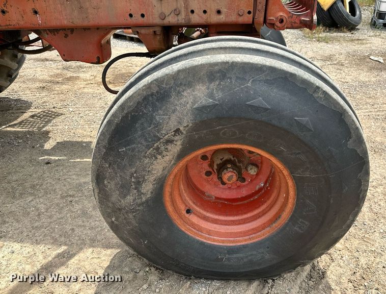 image for item OG9021 International 1586  tractor