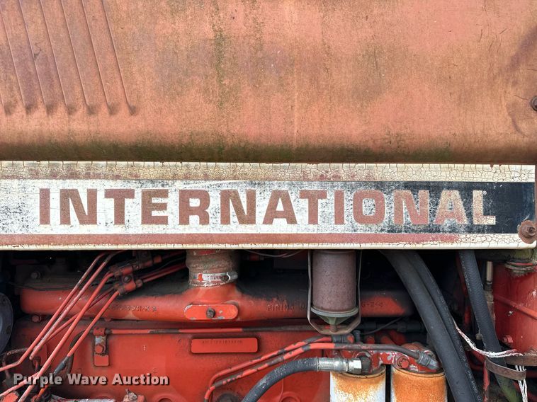 image for item OG9021 International 1586  tractor