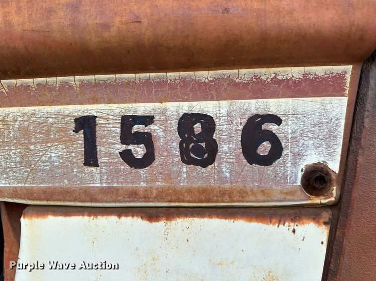 image for item OG9021 International 1586  tractor
