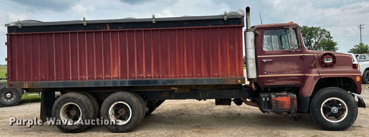 image for item OG9022 1973 Ford  grain truck