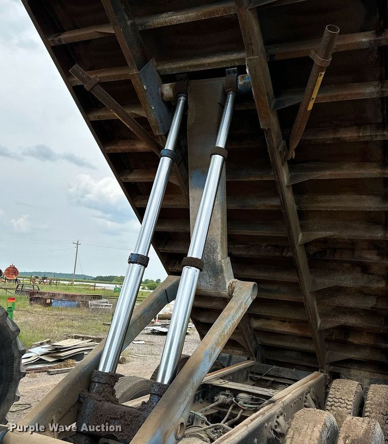 image for item OG9022 1973 Ford  grain truck