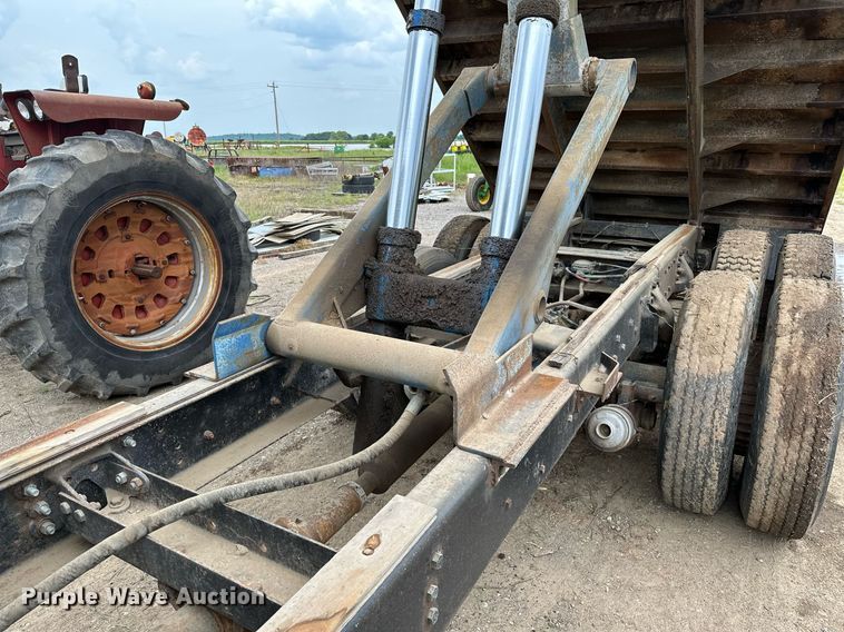 image for item OG9022 1973 Ford  grain truck