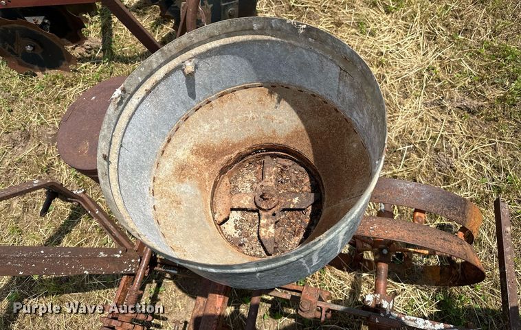 image for item OG9034 Planter