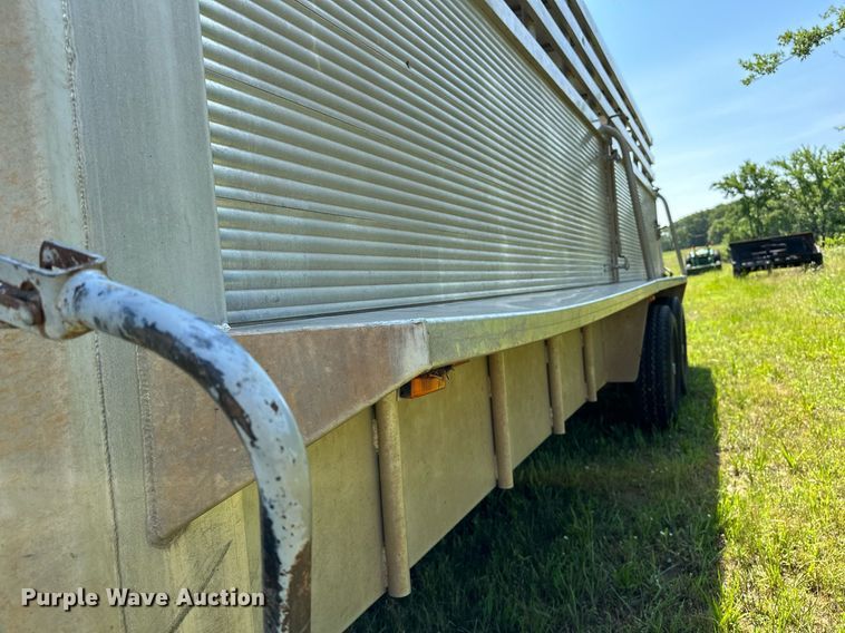 image for item OG9050 C&M  livestock trailer
