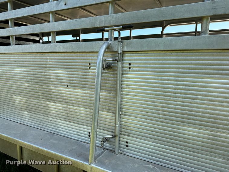 image for item OG9050 C&M  livestock trailer