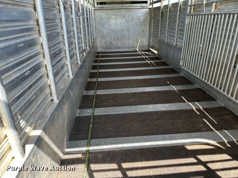 image for item OG9050 C&M  livestock trailer